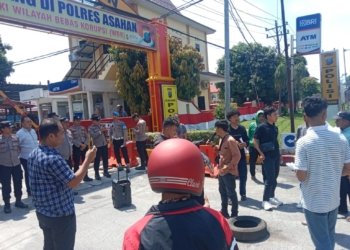 Aksi Demo KMB Di Mapolres Asahan. Koordinator Sahabat Rianto, Suwandi: Sikap Tendensius Semata