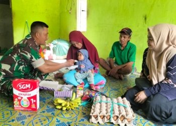Cegah Stunting, TNI Bersinergi Dampingi PMT di Kecamatan Sungai Loban