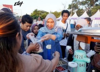 Sambangi UMKM di Murdjani, Lisa Halaby Jadi Pusat Perhatian Masyarakat