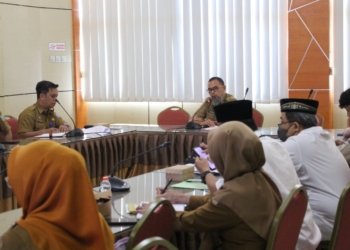 Bappedalitbang Kabupaten Banjar Gelar Rapat Ekspose Pendahuluan Penelitian Terkait Pernikahan Anak Usia Dini