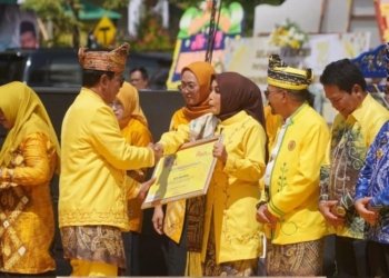 Dukungan Walikota Aditya Perbaiki Pelayanan, SKPD Banjarbaru Borong Penghargaan di Harjad ke-74 Kalsel