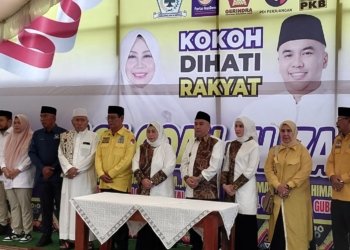 Acil Odah – Haji Zanie Doa Bersama Sebelum Mendaftar Ke KPU Kalsel