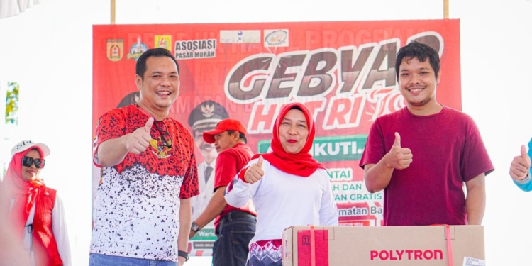 Jelang HUT RI ke-79, Aditya Hadirkan Jalan Santai, Pasar Murah dan Layanan Kesehatan Gratis.