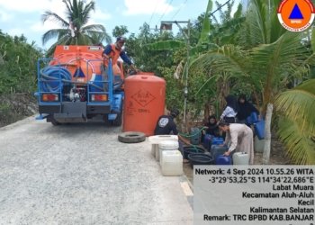 BPBD Kabupaten Banjar Distribusikan Air Bersih Di Kecamatan Beruntung Baru