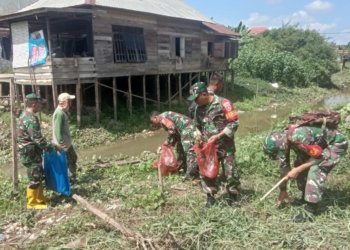 Babinsa Dan DPRKPLH Kabupaten Banjar Sosialisasi Pilah Sampah