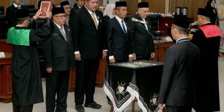 Pimpinan DPRD Kabupaten Banjar Dilantik