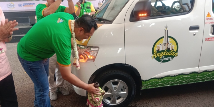 Demi Memudahkan Akses Transportasi Umum, Pemko Banjarbaru Luncurkan 17 Unit Angkutan Feeder