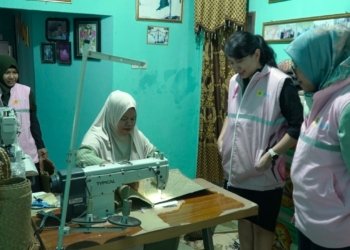 Semarak Hari Pelanggan Nasional, Srikandi PLN UID Kalselteng Kunjungi Pelaku UMKM di Kampung Purun Banjarbaru