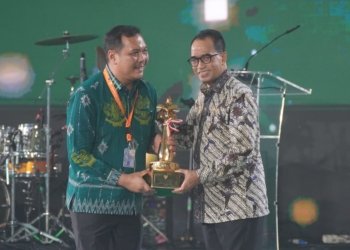 Wali Kota Banjarbaru Terima Penghargaan Hingga Hatrick
