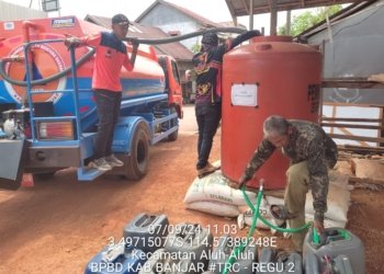 BPBD Kabupaten Banjar Salurkan Air Bersih Kepada Warga Kekeringan