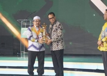 Wakil Bupati Kabupaten Banjar Menerima Penghargaan Wahana Tata Nugraha Dari Kementrian Perhubungan