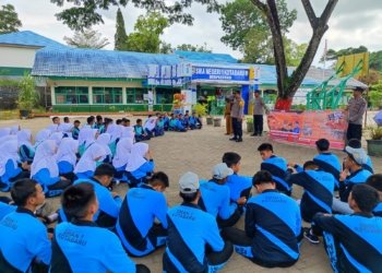Polres Kotabaru Kunjungi SMAN 1 Sosialisasi Rekrutmen Anggota Polri