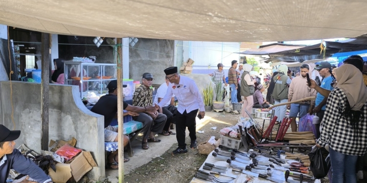 Blusukan di Pasar Muara Uya, H. Fani: Perlu Pembenahan