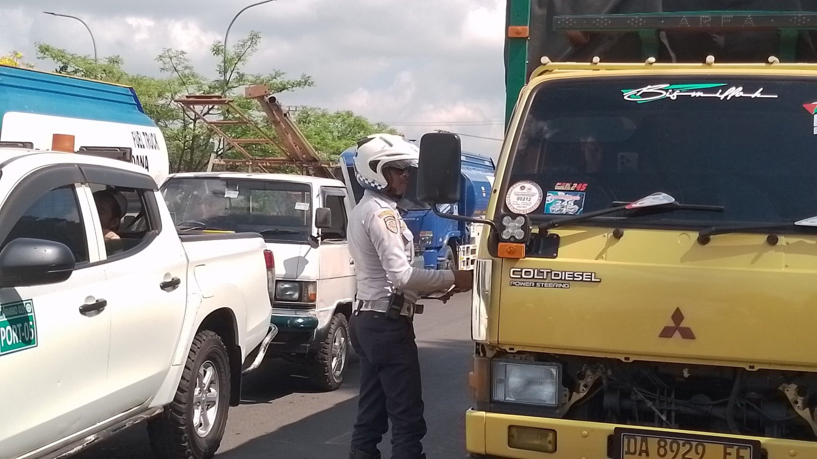 Puluhan ODOL Terjaring Razia, KIR Mati Hingga Berada Diluar Daerah