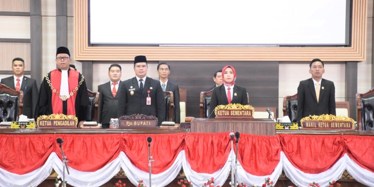 Wakil Ketua DPRD Kaltim Hadiri Pelantikan DPRD Kukar 2024-2029