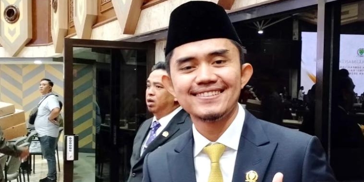 Program Gratispol Demi Pendidikan dan Kesehatan Kaltim, Andi Satya: Seragam, Sepatu Dan Buku Gratis