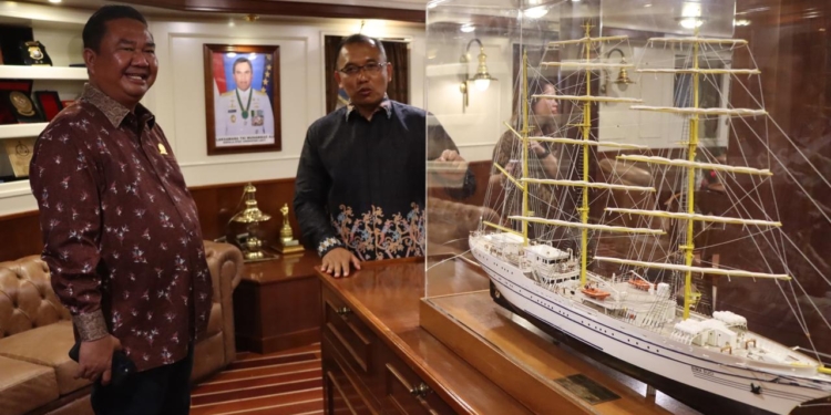 Malam Akrab Taruna AAL, KRI Bima Suci Perkuat Diplomasi Budaya Indonesia