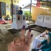 Pendukung H Fani Celupkan Tiga Jari Ke Tinta