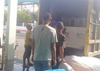 Logistik Pilkada Kabupaten Banjar Sudah Masuk Truk Untuk Dikirim Ke Kecamatan