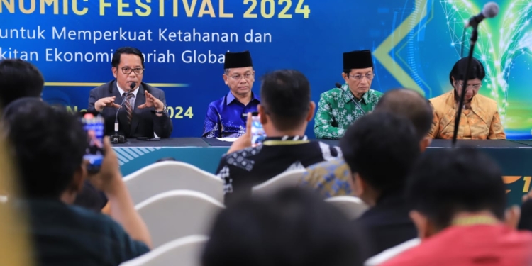 Menteri Agama Dorong Tatanan Baru Pengelolaan Zakat dan Wakaf di Forum 43 Negara