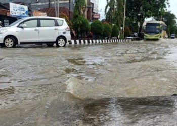 DPRD Kaltim Dorong Pemerintah Atasi Banjir di Jalan Antasari Samarinda