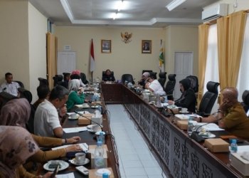 Pimpinan dan Sekretariat DPRD Kaltim Gelar Rapat Internal