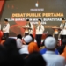 Haji Fani dan Habib Taufan ketika debat publik (06/11) di Aston Hotel Tanjung menyampaikan peluang peningkatan ekonomi dari pengembangan pertanian masih sangat besar.(ist/dzr)
