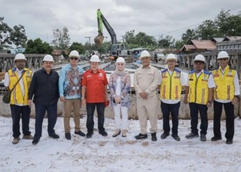 Anggota Komisi III DPRD Kalsel Sidak Pembangunan Jembatan Sungai Atanik