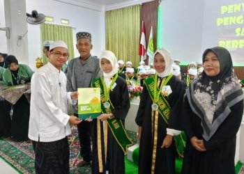 Ketua DPC FKPQ Kabupaten Banjar Hadiri Wisuda Ke VI RTQ Berkat Ilahi