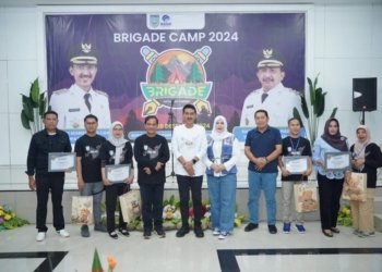 Bupati Kabupaten Banjar Serahkan Penghargaan Kepada Anggota Brigade