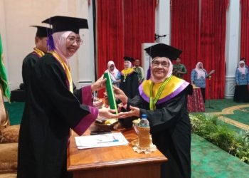 Perdana! 20 Murid Sekolah Lansia BKL Kasturi di Wisuda