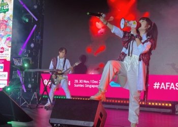Banggakan Kalsel, Perform Di Singapura Pakai Sasirangan