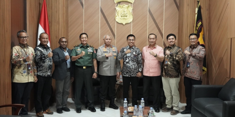 Tingkatkan Sinergi Menjelang Kesiapan Nataru, GM PLN Audiensi dengan Polda Kalsel