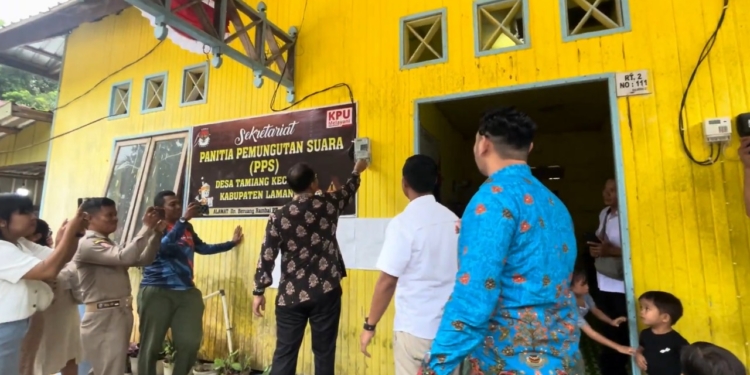 PLN Resmikan Listrik Desa Tamiang