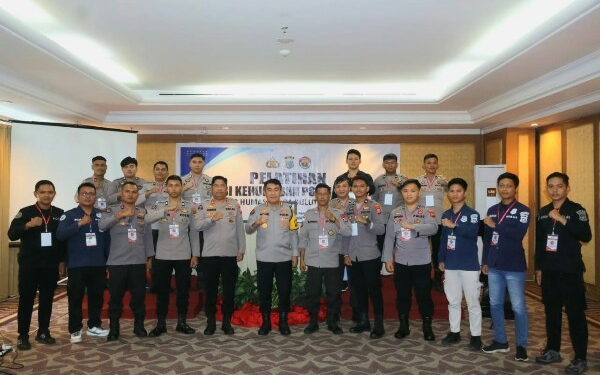 Polda Sulut Gelar Pelatihan Kehumasan