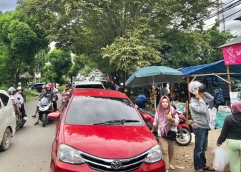 Izin Tak Jelas, Lalu Lintas Berantakan