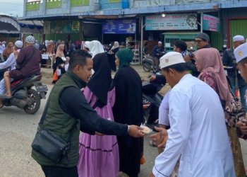 PMII Martapura Membagikan Roti Gratis untuk Jamaah Sekumpul di Momentum 5 Rajab