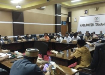DPRD Tanah Bumbu Gelar Rapat Kasus Pemberhentian Tujuh Guru YPPI Ar Rasyid, Begini Hasilnya!