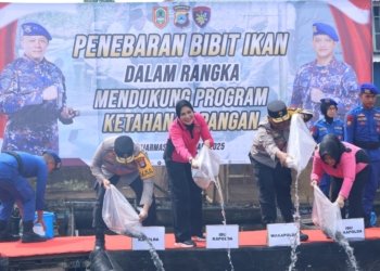 Sambang Nusa Presisi, Polda Kalsel Gelar Baksos Hingga Tebar Ribuan Bibit Ikan Patin