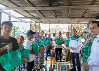 Ketua DPC PKB Kabupaten Banjar Serahkan Bantuan Untuk Korban Kebakaran Di Astambul