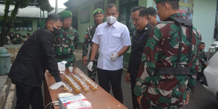Anggota Kodim 1006 Banjar Ikuti Tes Urine Narkoba