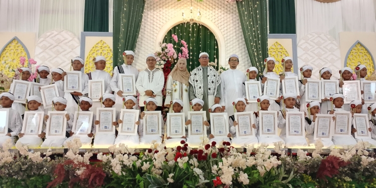 Ketua DPC FKPQ Kabupaten Banjar Hadiri Khatmil Qur’an Wisuda Santri Santriwati Lembaga Pendidikan Al Qur’an Imtinan