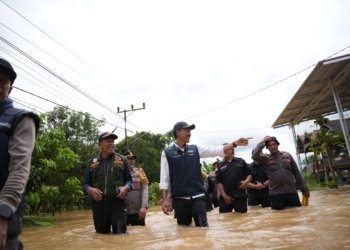 Bupati Kabupaten Banjar Tinjau Warga Pengaron