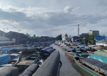 Jamaah Rutinan Malam Senin ke Sekumpul Membeludak, Bantaran Sungai Martapura Hampir Penuh Perahu Mesin