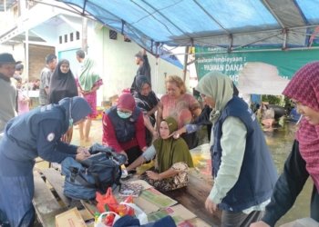 Tim Kesehatan RSUD Ratu Zalecha Martapura Gelar Pelayanan Kesehatan Di Banjir