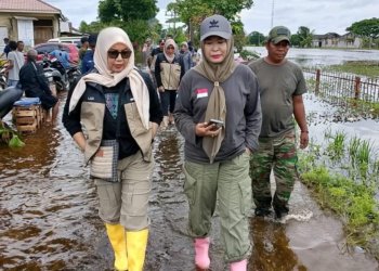 Disdik Kabupaten Banjar Serahkan Bantuan Banjir