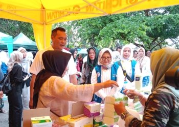 Bantu Tekan Inflasi Banjarbaru, IWAPI dan APM Gelar Pasar Murah di Guntung Manggis