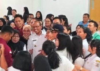 Harus Berpisah, Pegawai RSUD Pandan Tak Kuasa Menahan Tangis untuk Pj Bupati Sugeng Riyanta