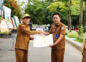 Sekda Banjar Serahkan Perjanjian Kinerja 2025: Dorong Transformasi Kinerja dan Layanan Publik