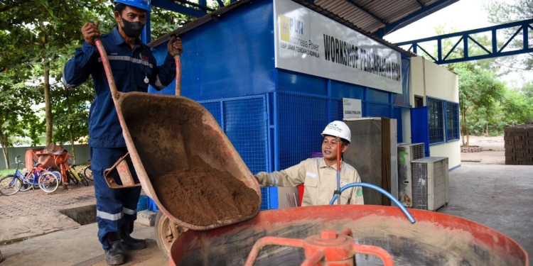Sepanjang 2024, 3,4 Juta Ton FABA dari PLN Dimanfaatkan Jadi Berbagai Bahan Pendukung Infrastruktur Masyarakat